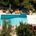 Jacuzzi Pool House Ama5690 Chalkís