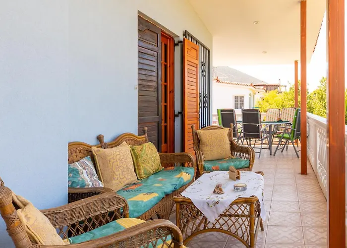 Jacuzzi Pool House Ama5690 * Chalkida