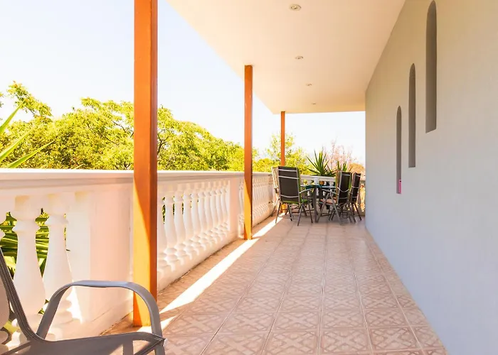 Jacuzzi Pool House Ama5690