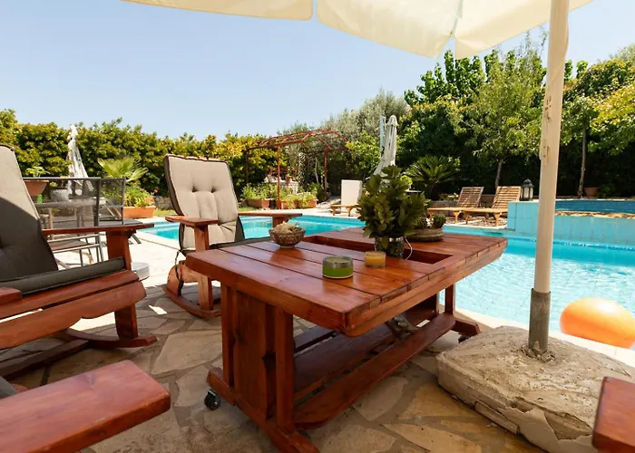 Apartment Jacuzzi Pool House Ama5690