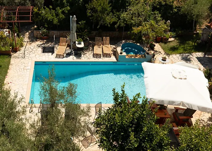 Jacuzzi Pool House Ama5690 Chalkida